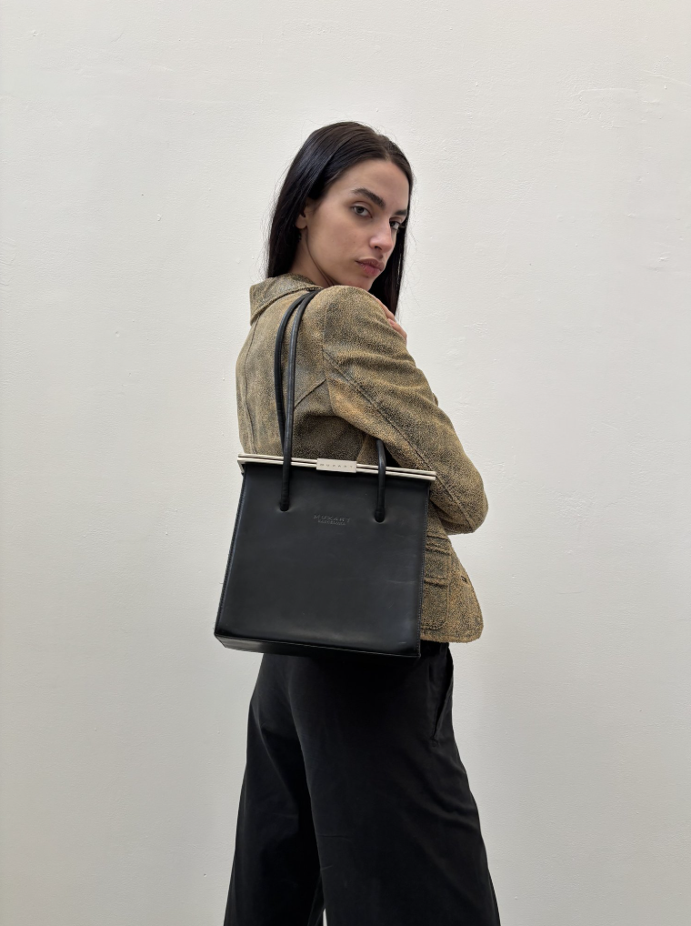 Thumbnail 1206d7df-80df-4430-8646-1c542821b068