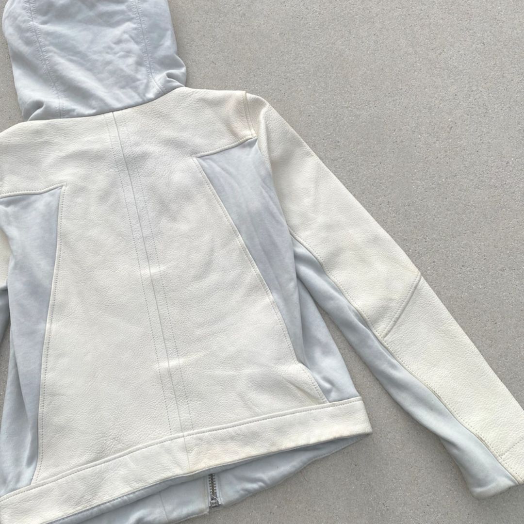 Thumbnail 722ec423-6c49-429a-9111-567f4d08c79d