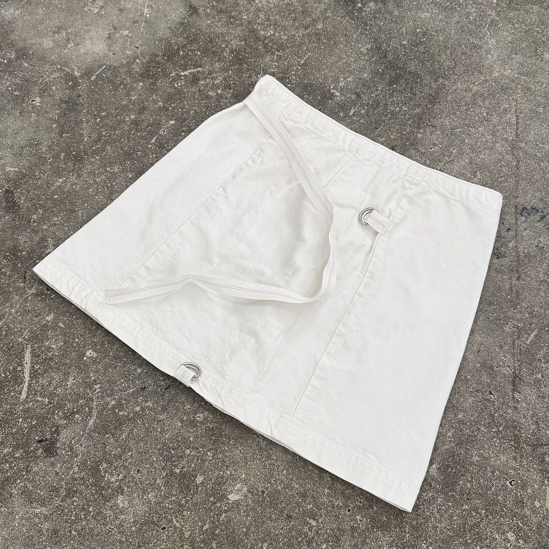 Thumbnail b7c939e2-6dac-41c5-a534-05effa8f6b6f