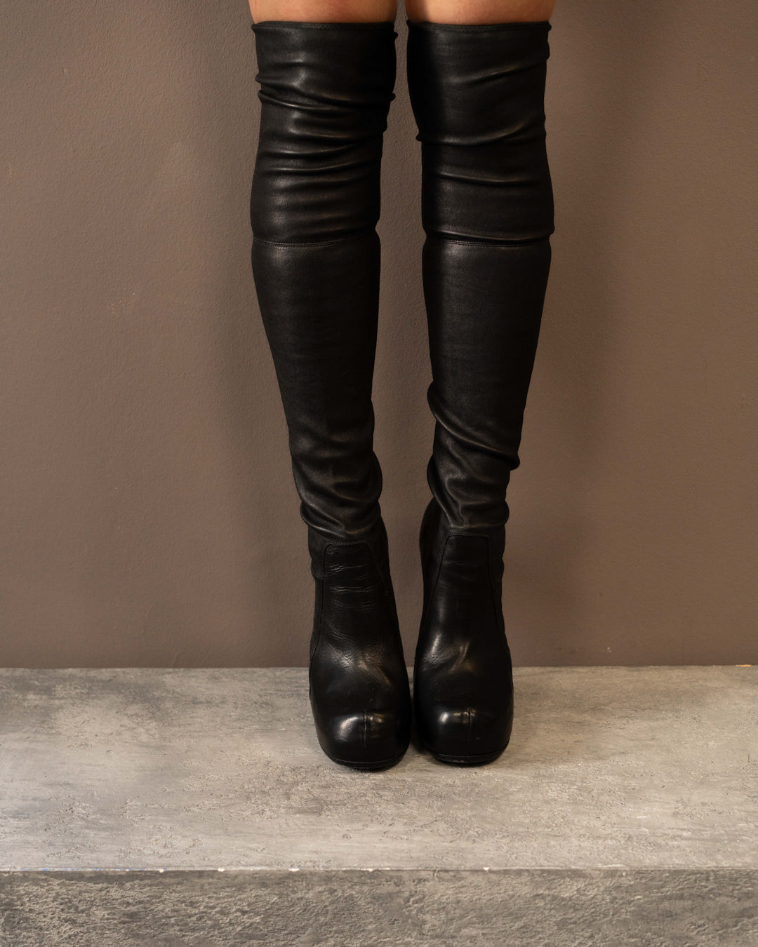 RICK OWENS STILETTO KNEE HIGH GLOVE BOOTS (EU 41) by RICK OWENS in size EU 41 from SHOES category