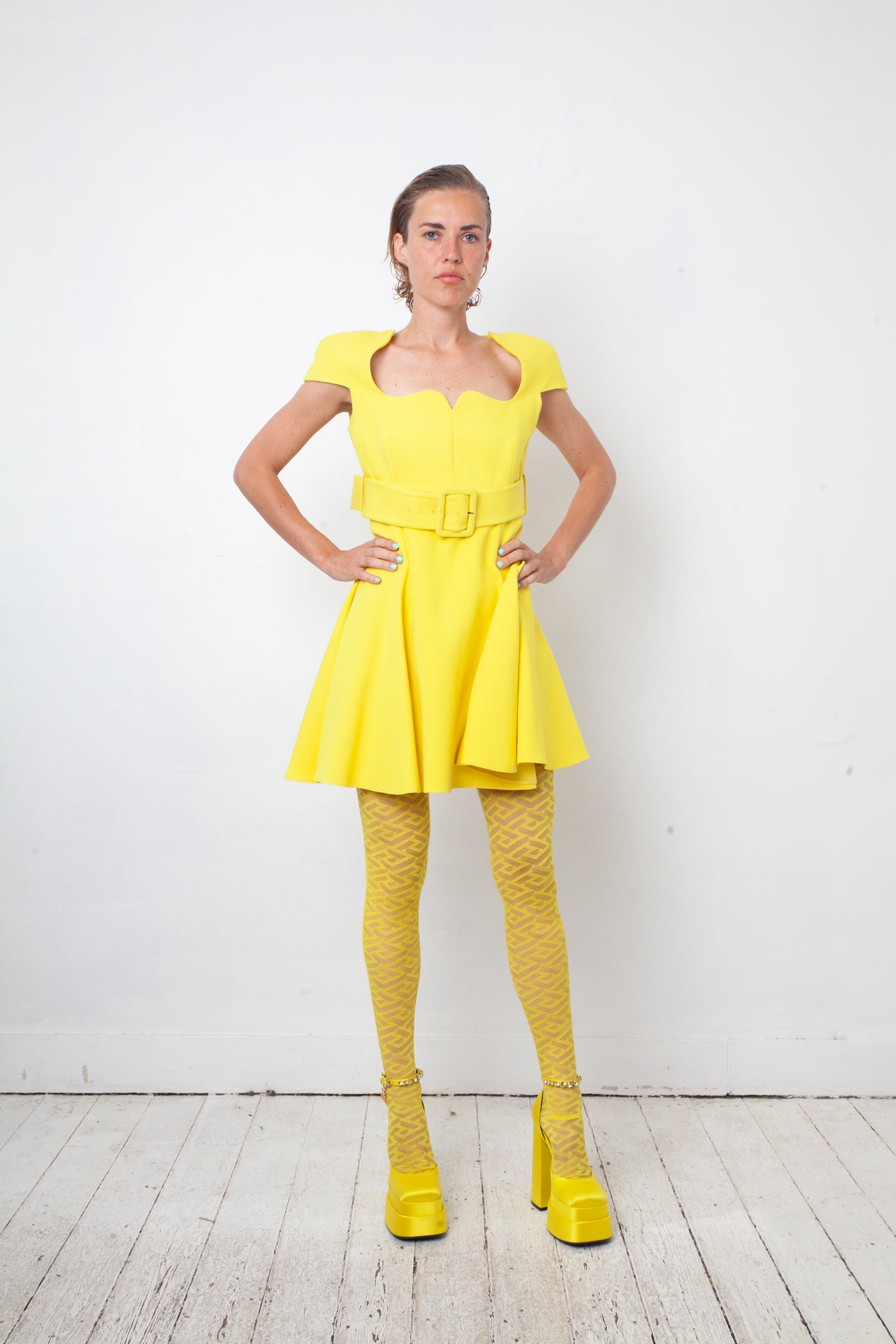 Versace FW 2021 full runway look 36 : yellow dress , Medusa Aevitas heels and stockings by VERSACE in size IT 42 from DRESSES category