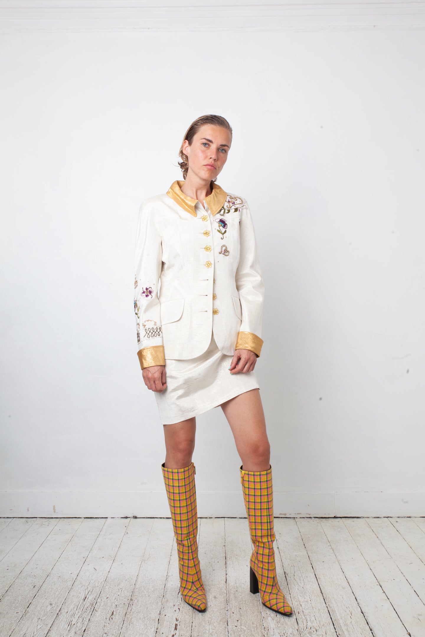 Christian Lacroix 1995 white and gold skirt suit with flower embroideries by Christian Lacroix in size FR 40 from SUITS category