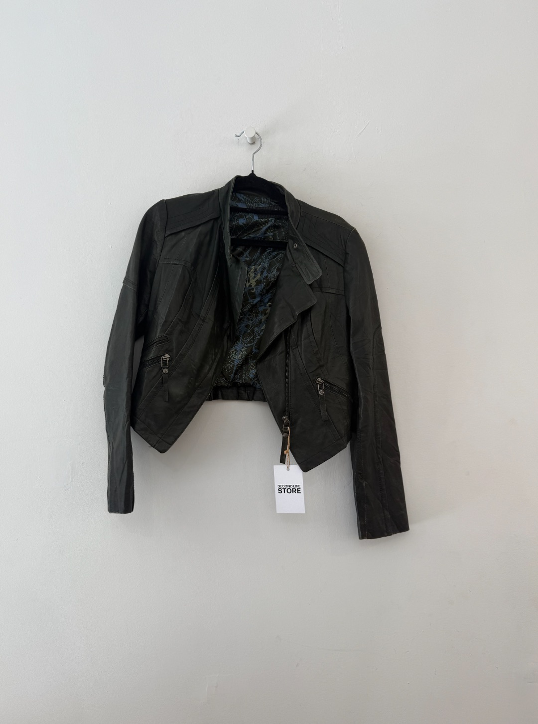 8df6198a-983c-4ead-8d40-4a462920736b