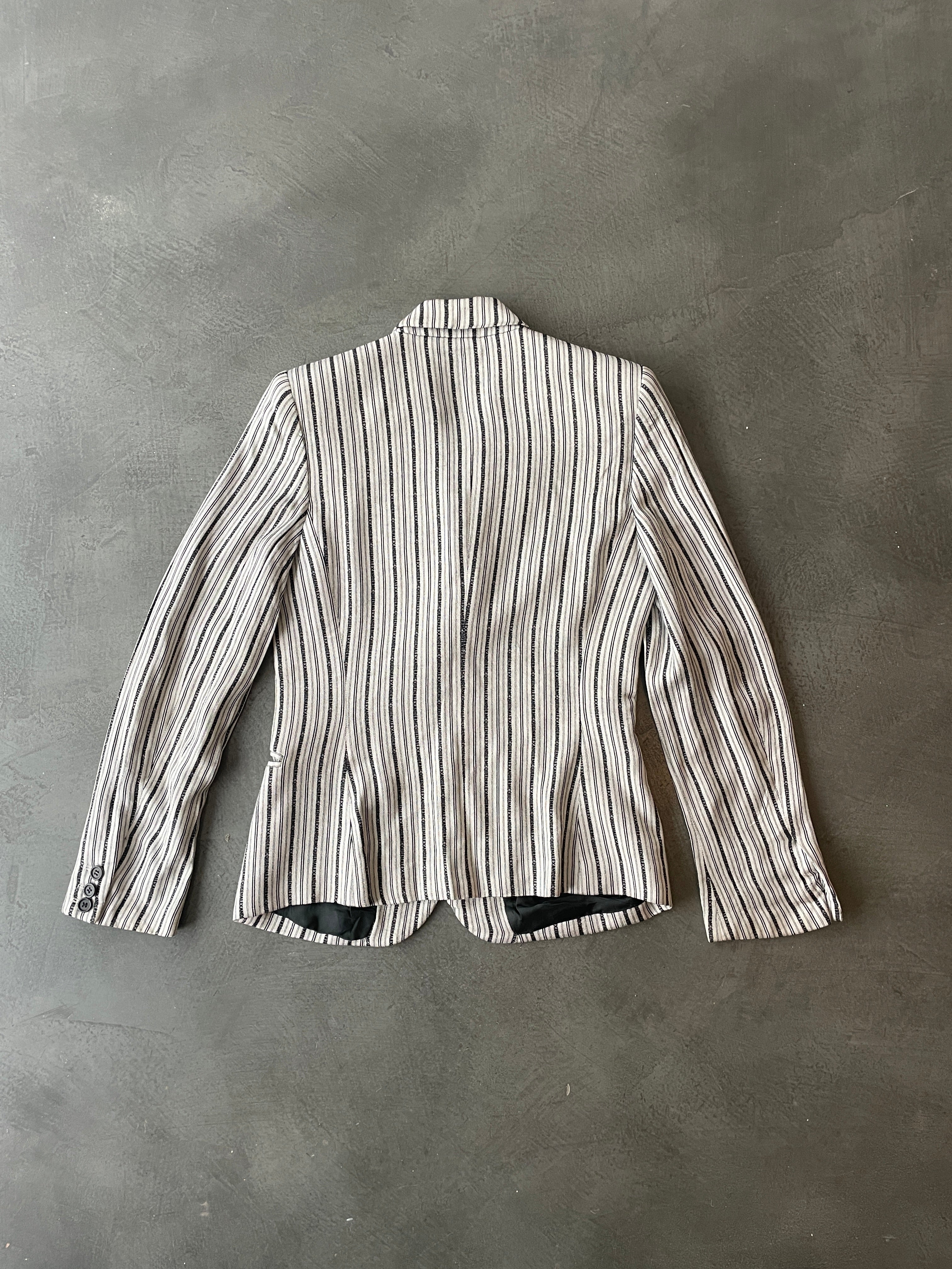 Thumbnail 995c050b-39ee-4cfa-8a1c-c418f637b1a5