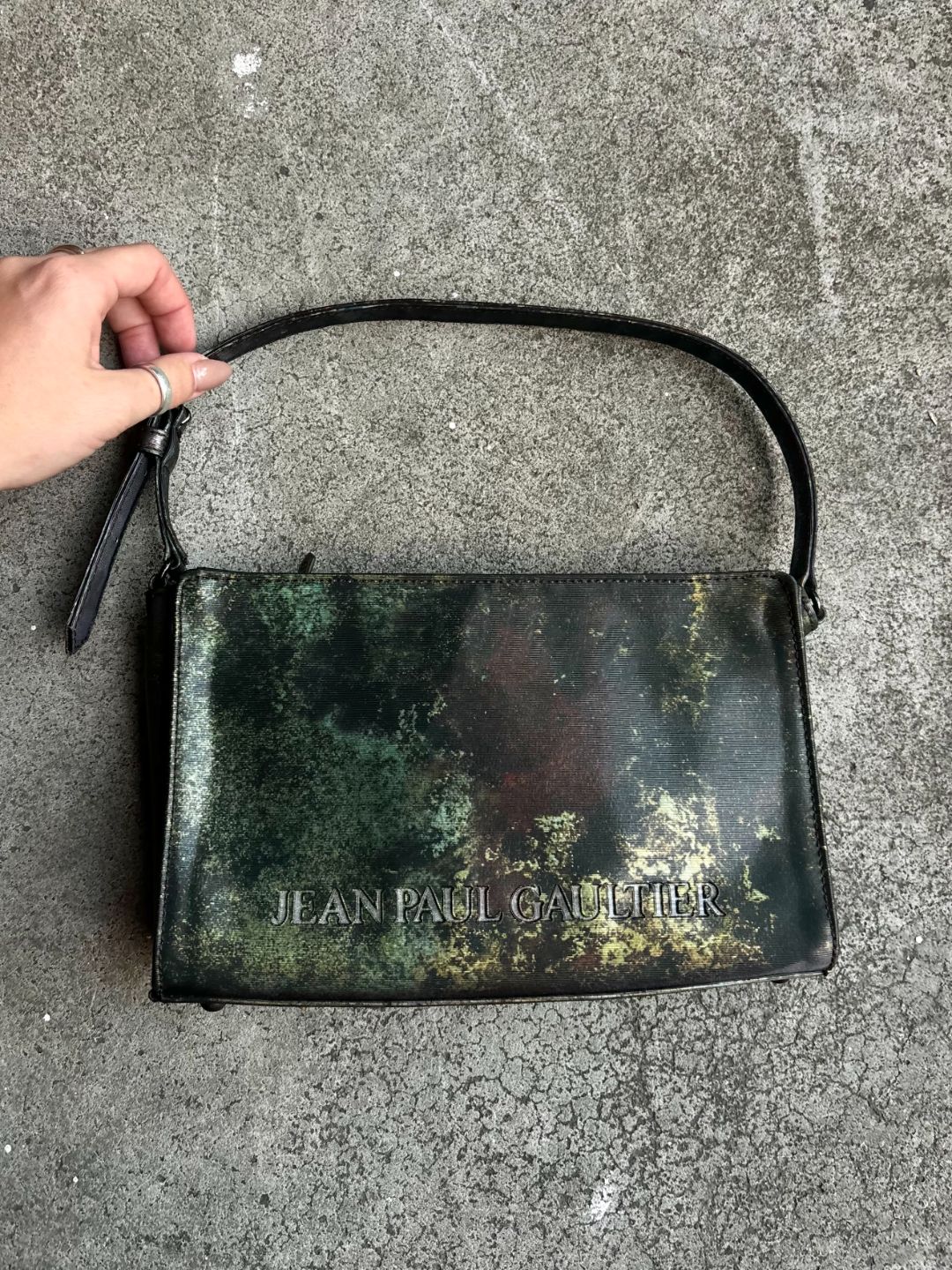 Thumbnail f24c8675-7ded-49e8-93cc-6ef4c7b02c12