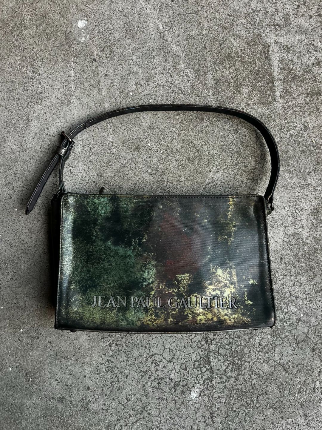 63deb10c-949e-48e5-b9dd-9809b181347a