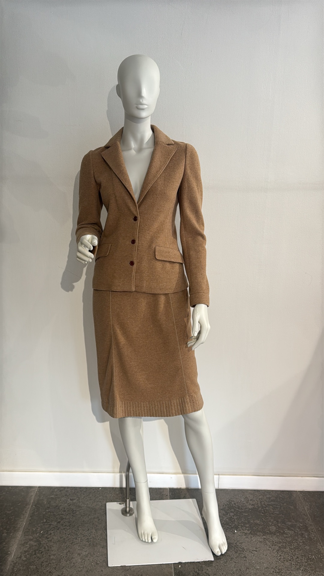 Thumbnail 2b13f0ca-9ce8-44c0-8c3d-e42138d9bf84