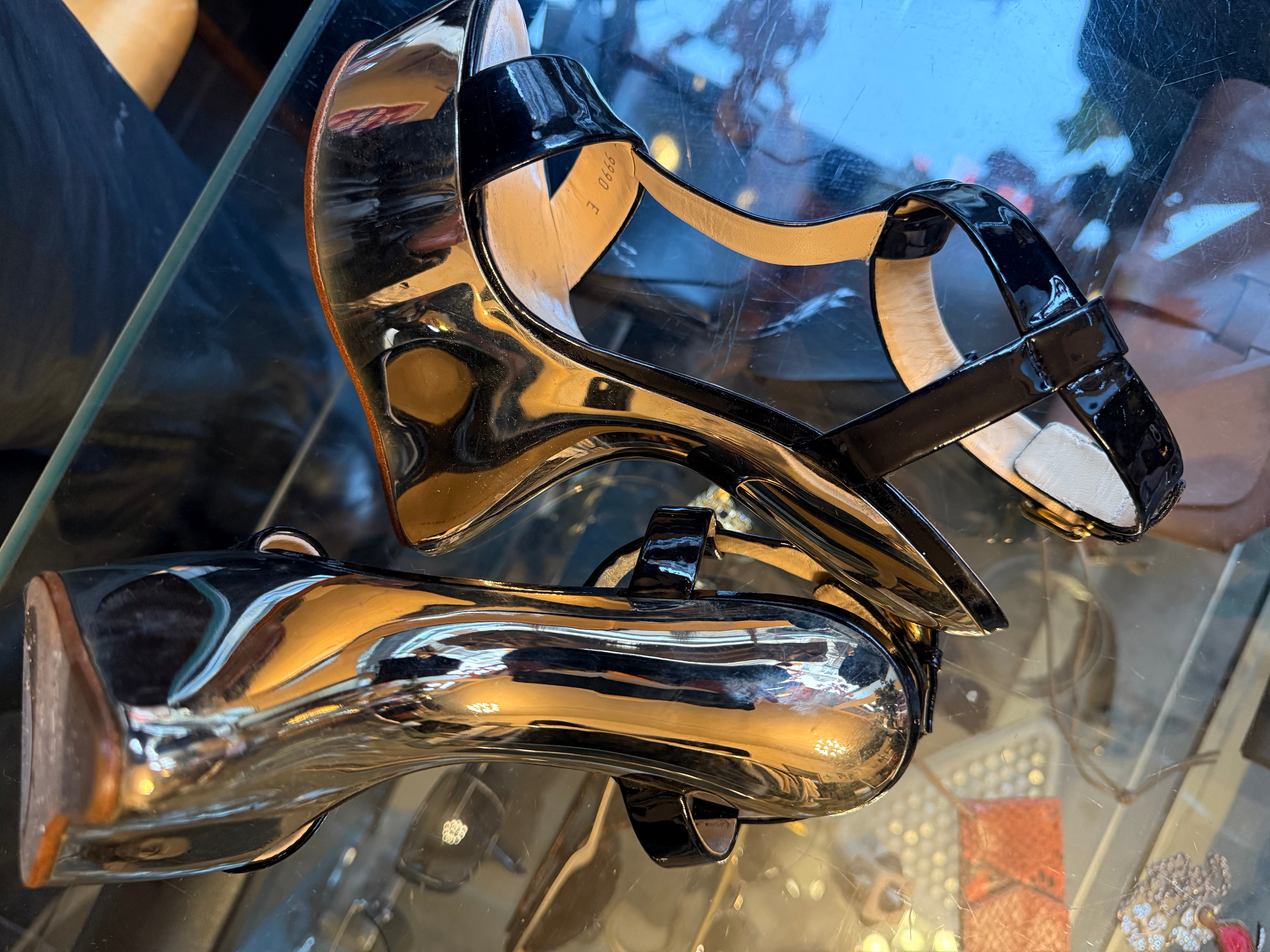 Thumbnail 42729713-3d75-40f0-869b-b83d0e6b221f