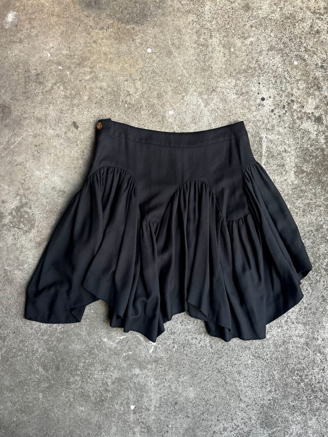 Thumbnail 4e6fcb42-80ae-4d34-9ffb-34b7515c5d51