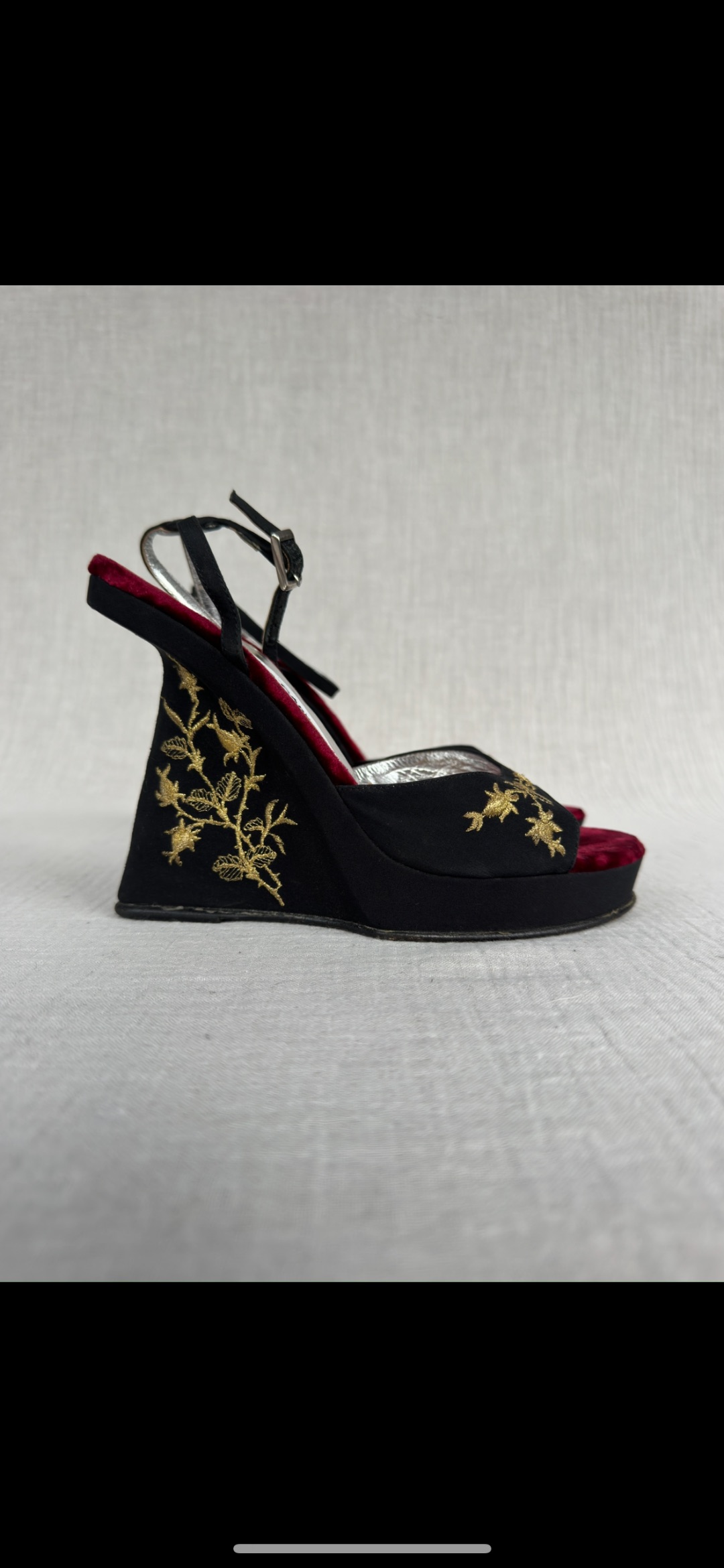 Thumbnail e826b52b-a2fc-400a-8d0e-de9915cc5b30