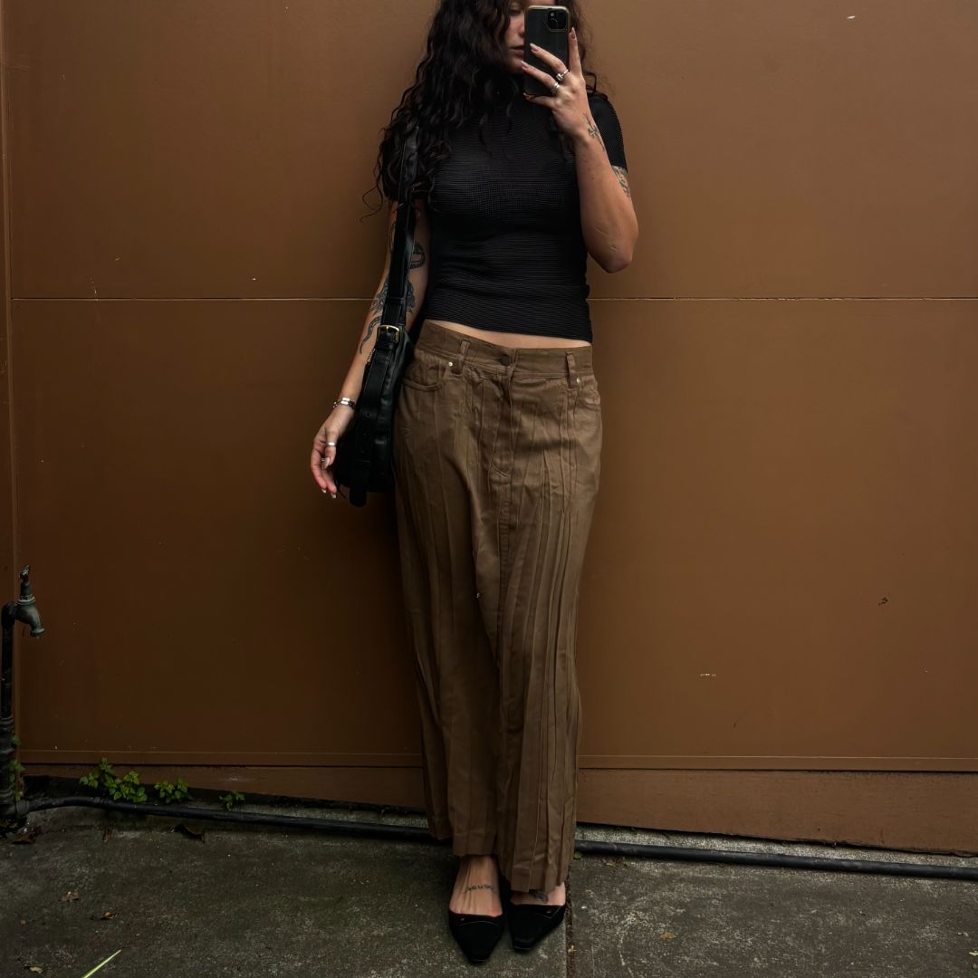 Thumbnail 0a7490bd-d454-4bdc-ba00-4f39a180c055