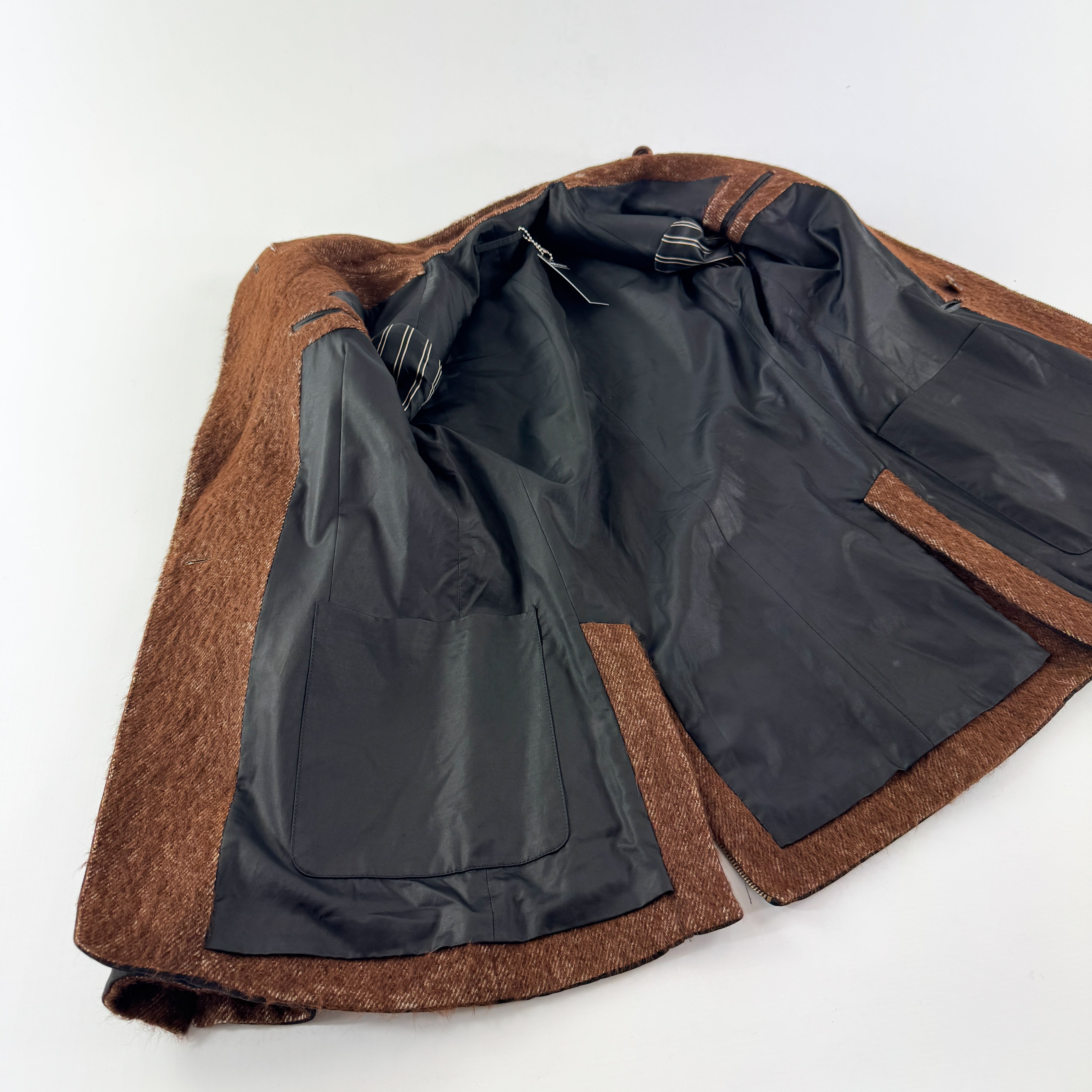 Thumbnail 8c98e194-350a-4e2f-a535-cd4d96e92c62