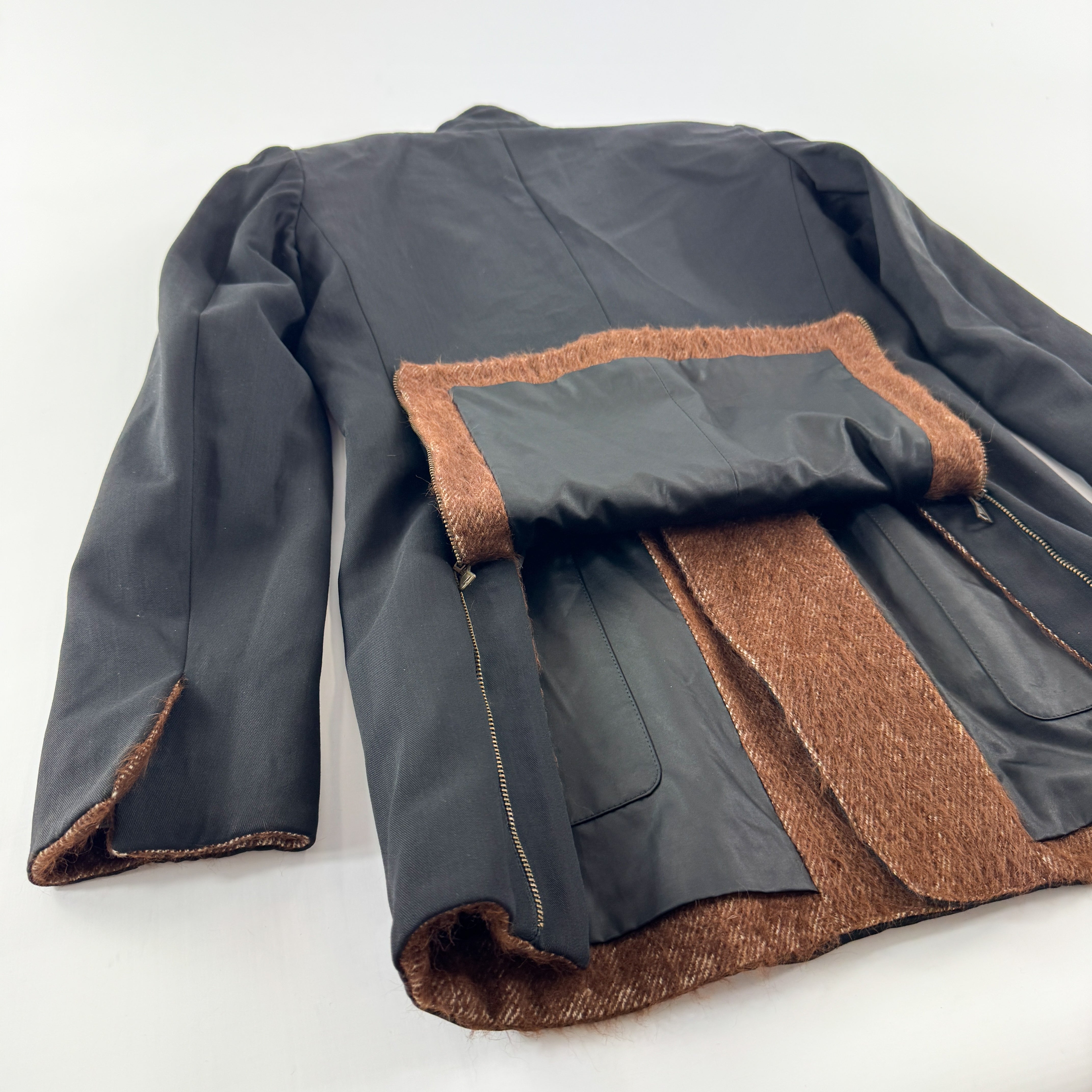 Thumbnail a9a0d5cc-2b57-47c4-ac71-87da691bb604