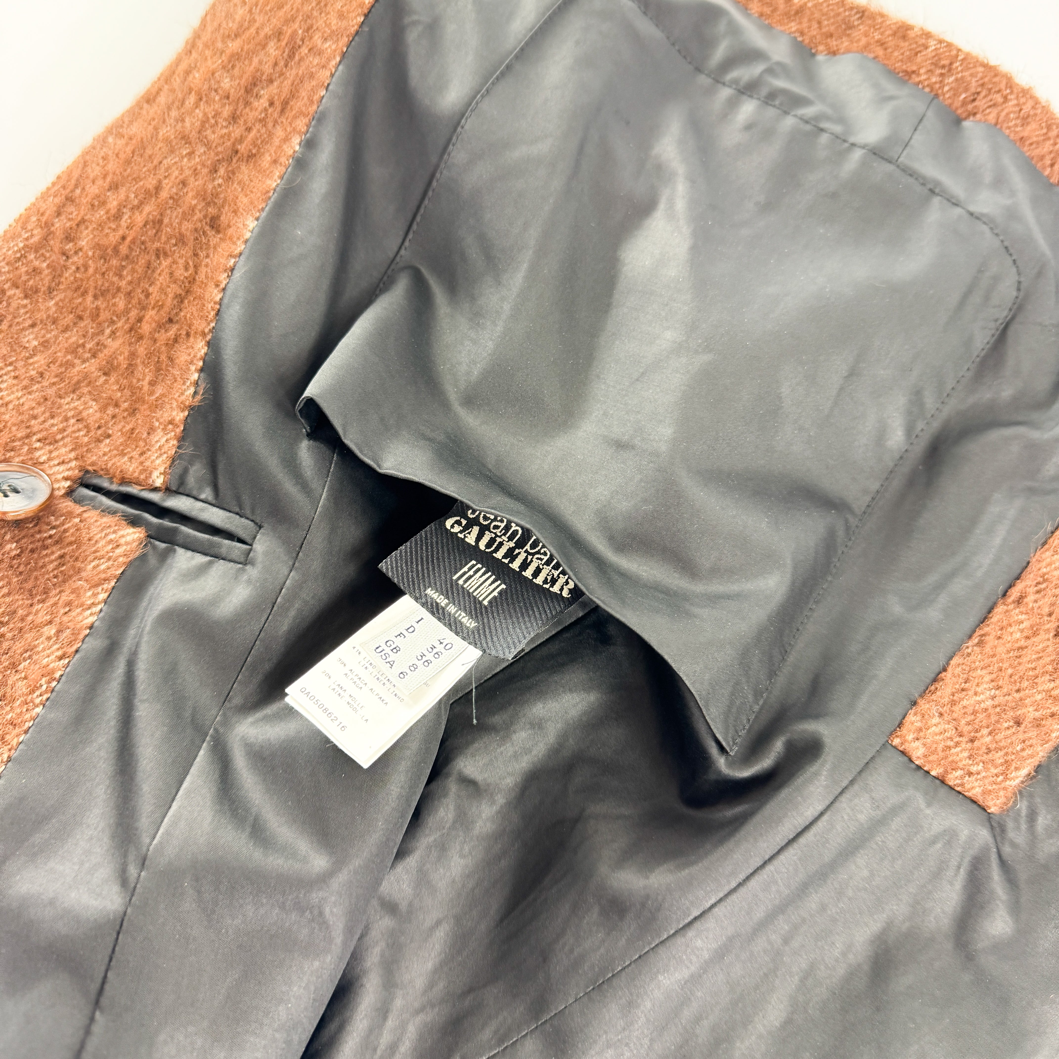 Thumbnail cb68f5a0-84a5-42c5-95a3-be1a1369aa67