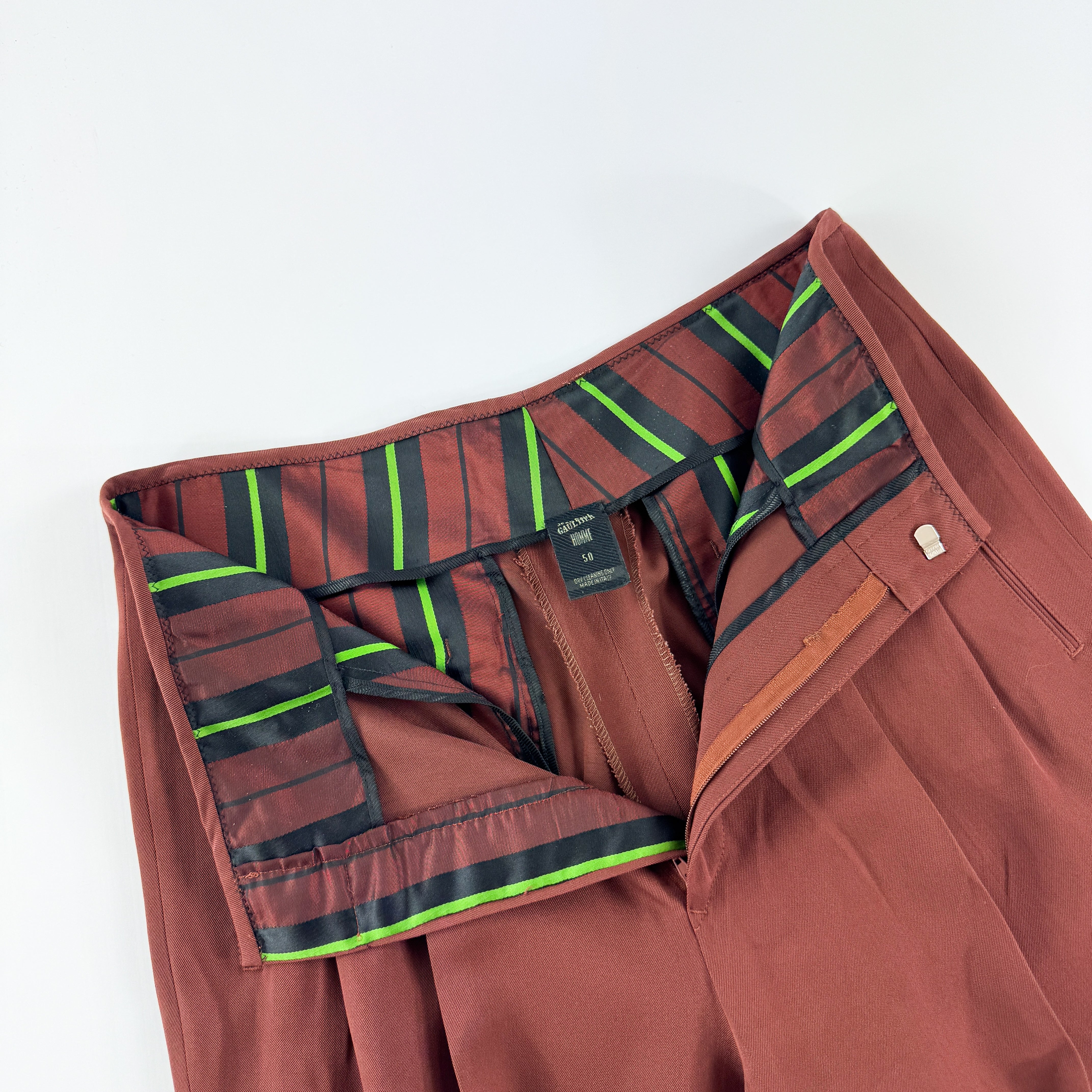 Thumbnail 931a80e2-ed2c-47a9-8850-2050ee93a098