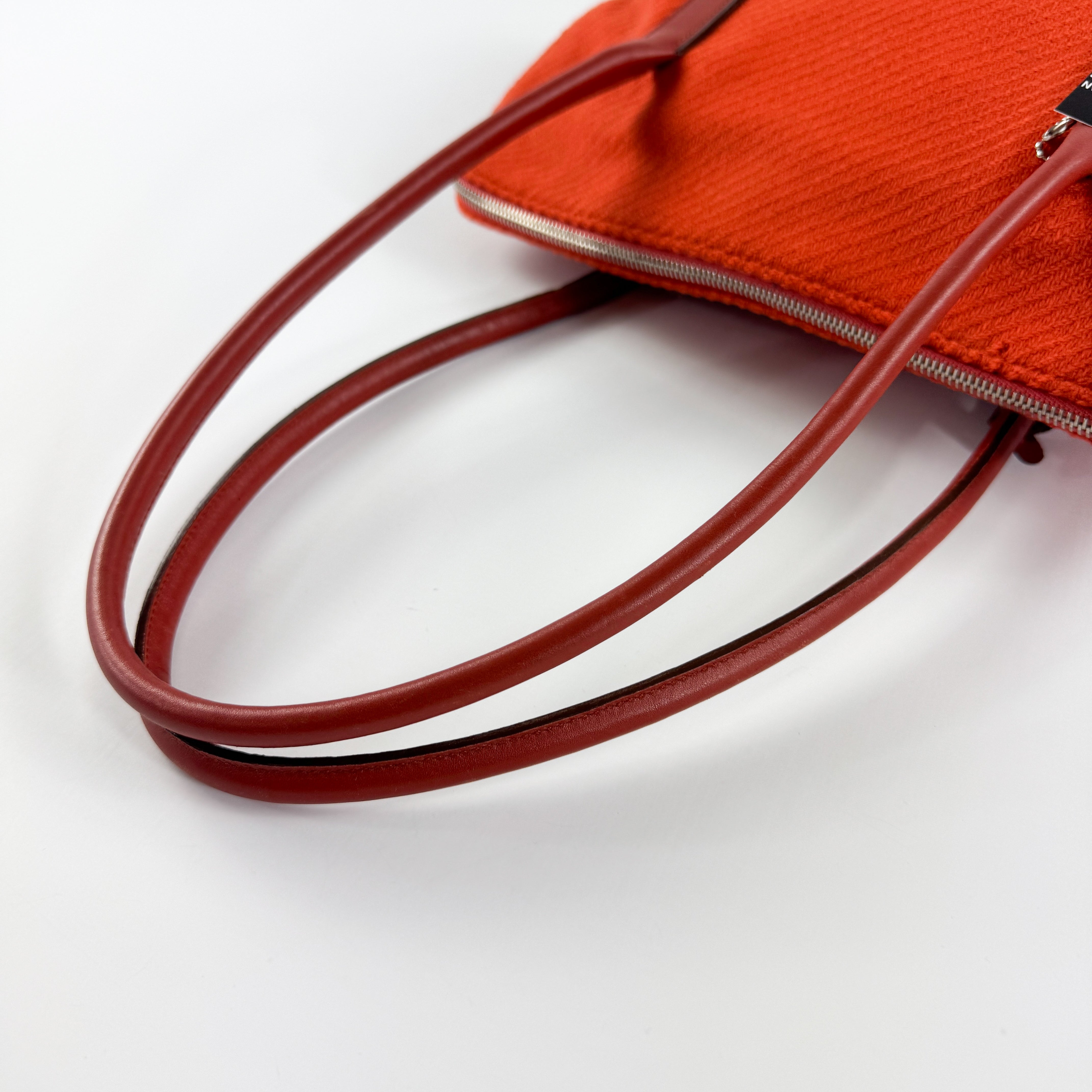 Thumbnail e1d43299-2107-4779-823a-178ee44f8c3b