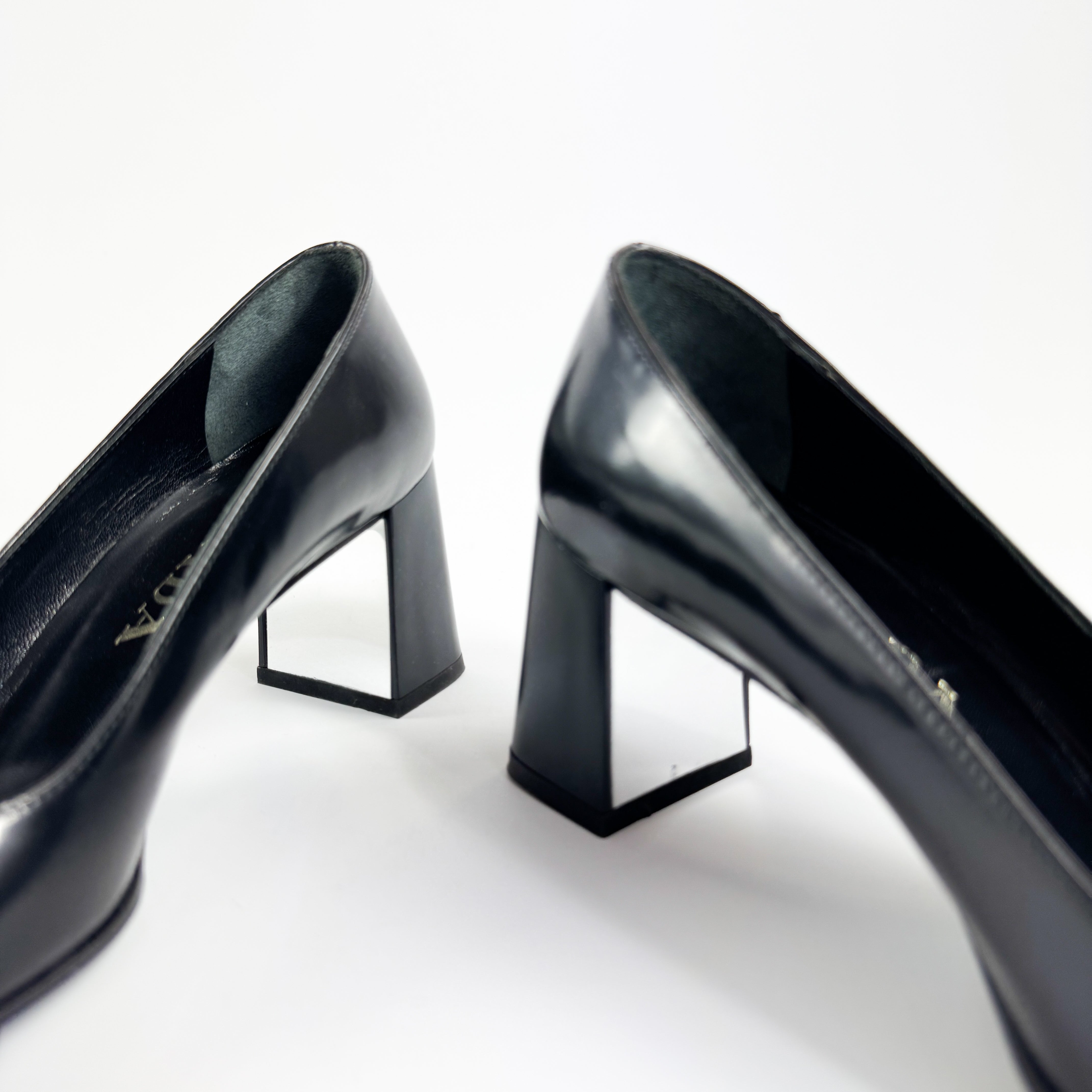 Thumbnail 7af6c4cc-5d76-49c0-a5bd-5e1712f405e1