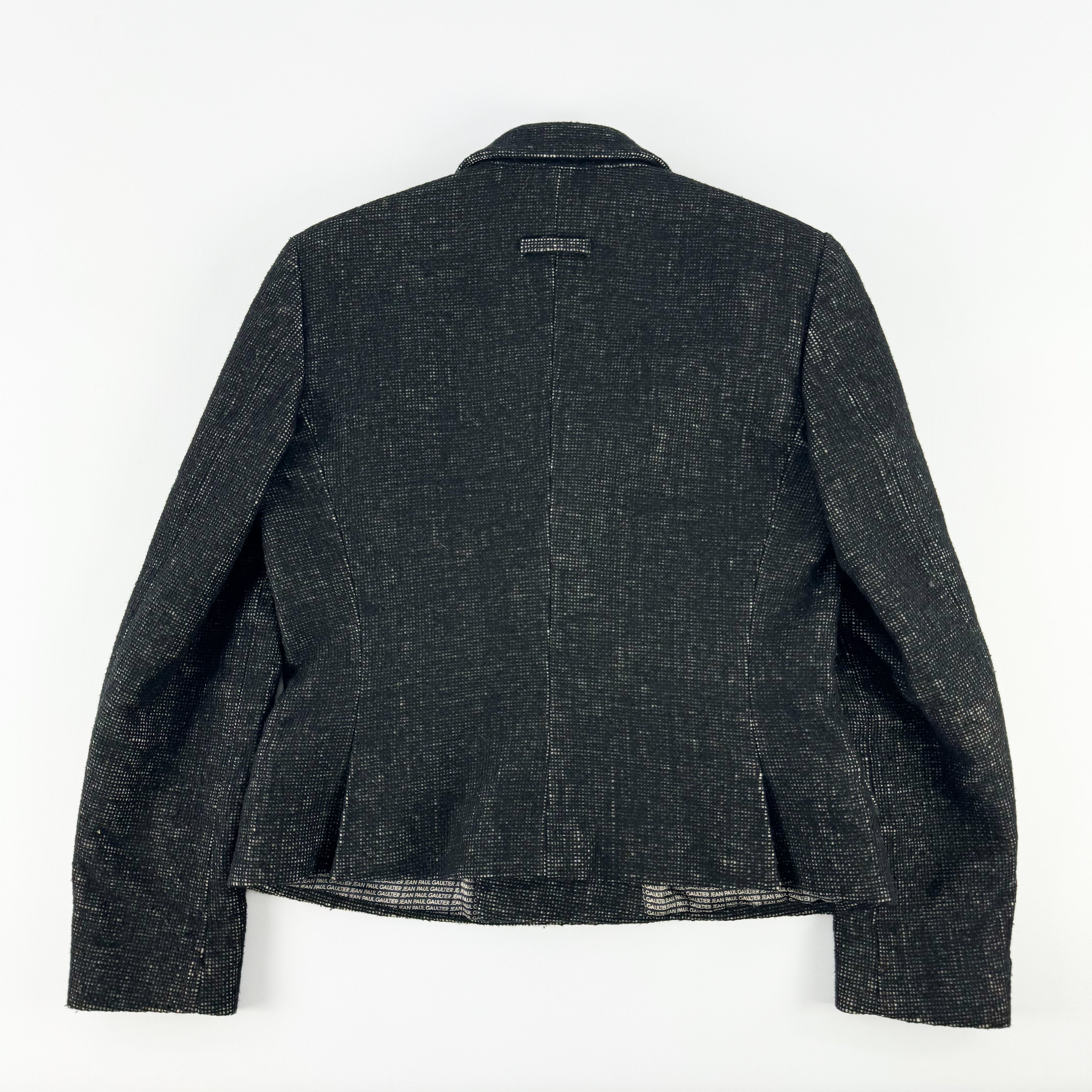 Thumbnail 0ba5bde0-23d9-41a6-8703-94e5725baecb