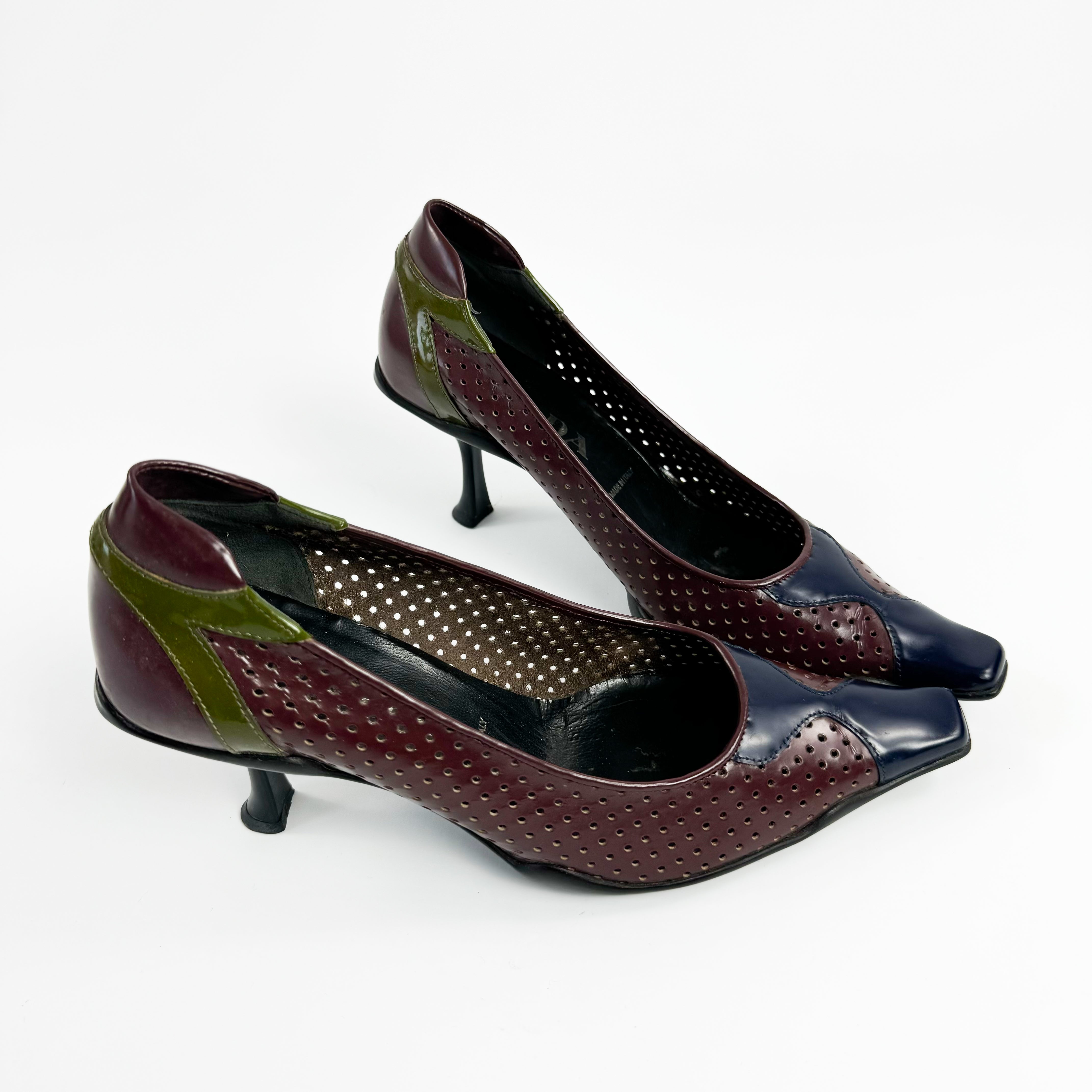 Thumbnail 010580de-c232-45ae-99ed-16369d7db205