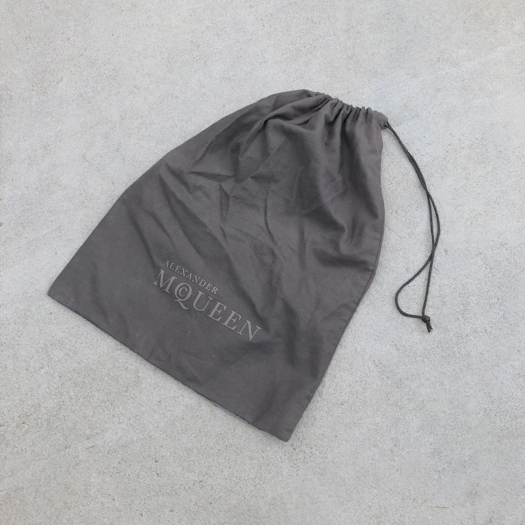 Thumbnail ec242af8-52b3-4d5b-9cc7-dc8d9eba975b