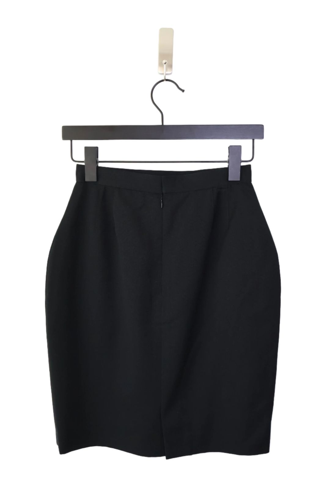 Thumbnail 98669290-3d1d-463a-b8d1-a3ace1d066e9