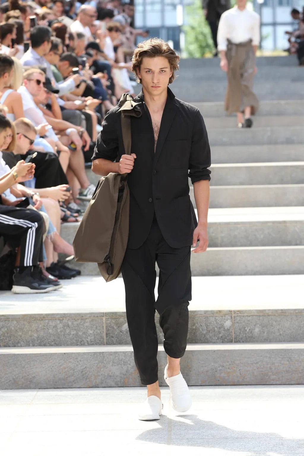 Thumbnail 86889108-bd91-46ff-85bb-5d1c983e04a0