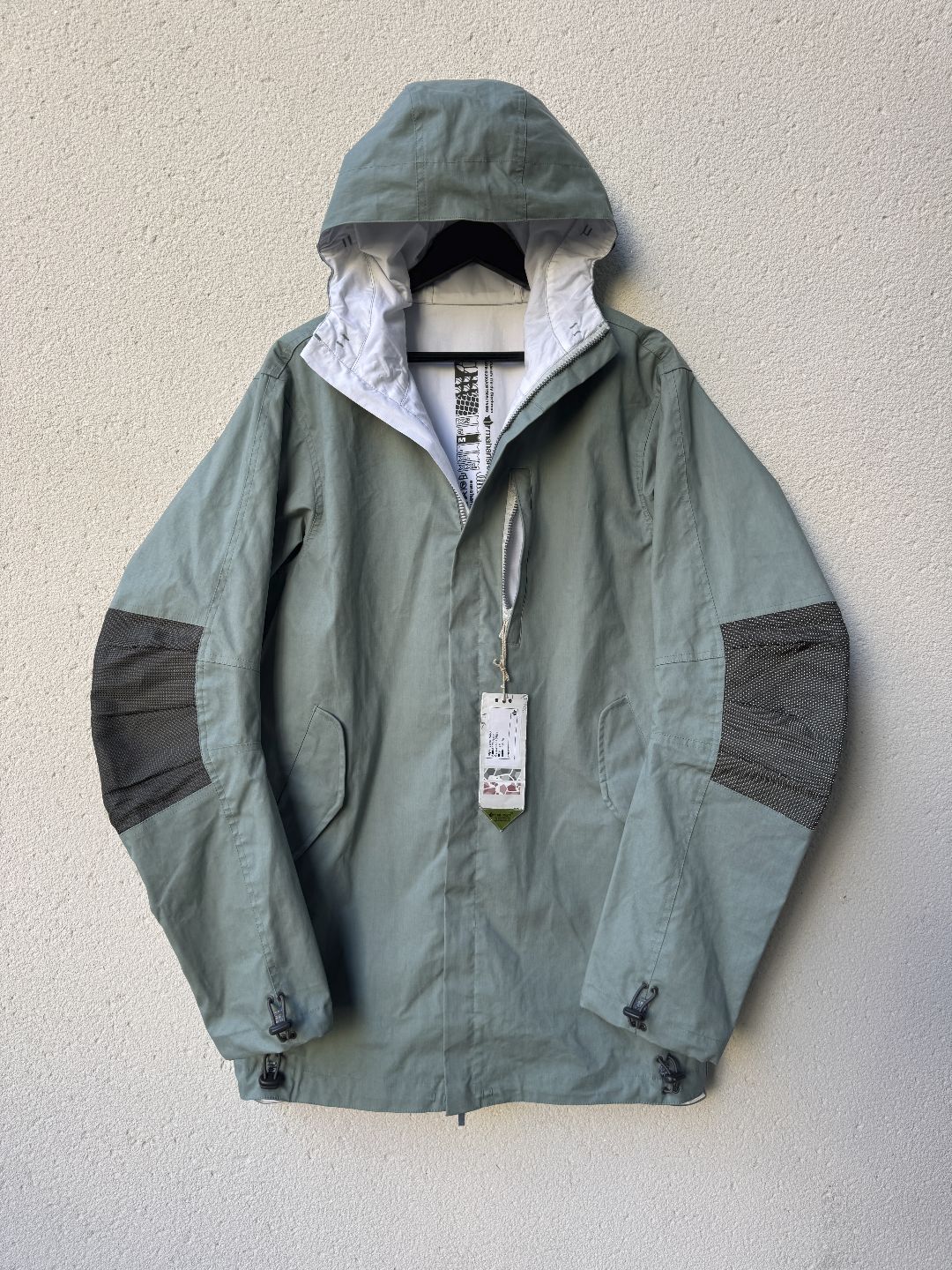 1cddc682-f3fc-43ee-9f94-81692de1ecd2