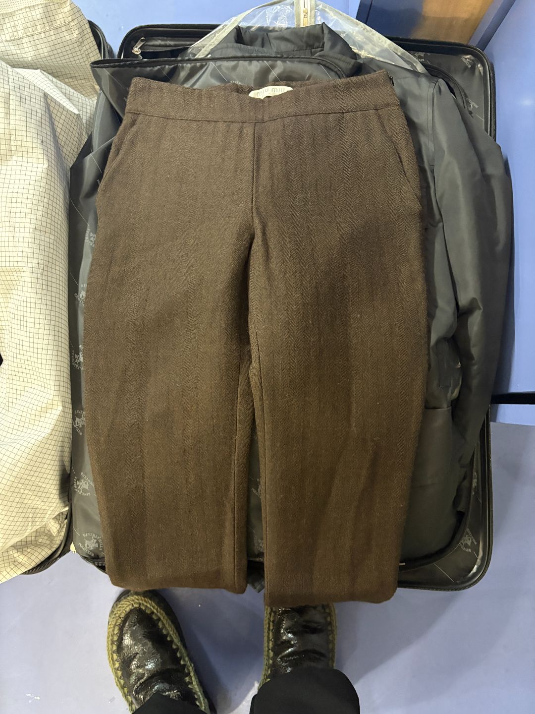 f55640ba-8991-4c6f-857a-6fef2f202f4b