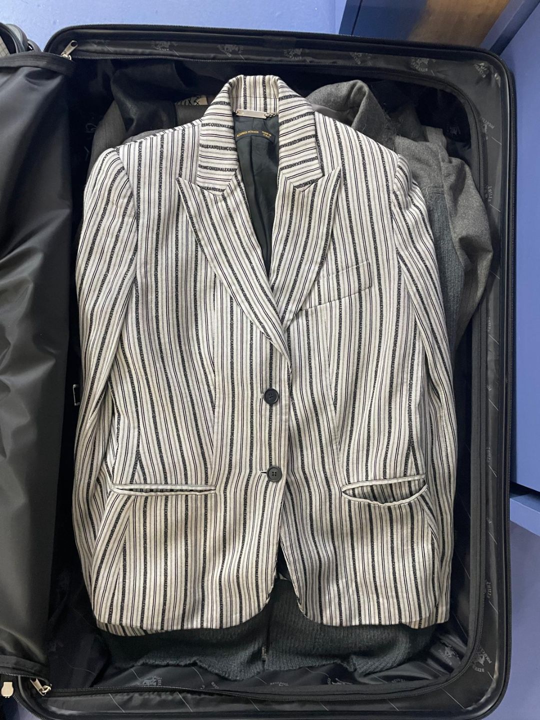 bc146ab7-8082-4f0c-8180-95fd1d50e2f9