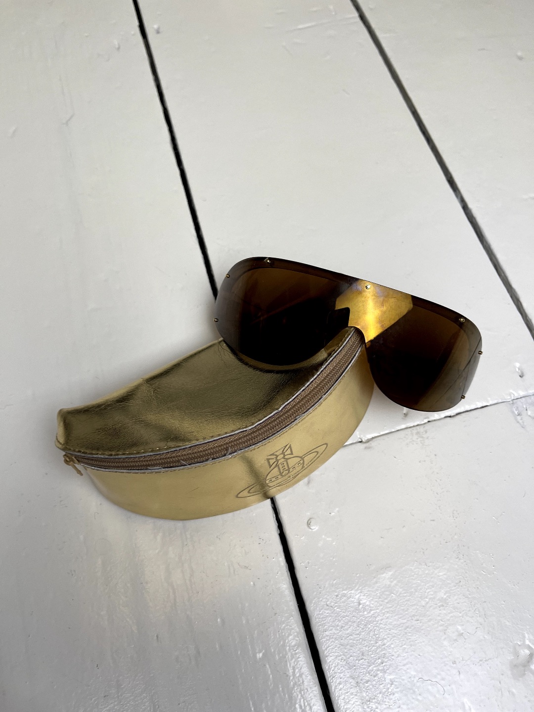 c5b61ed4-5e1f-40a6-a702-1bb26b6cc42c