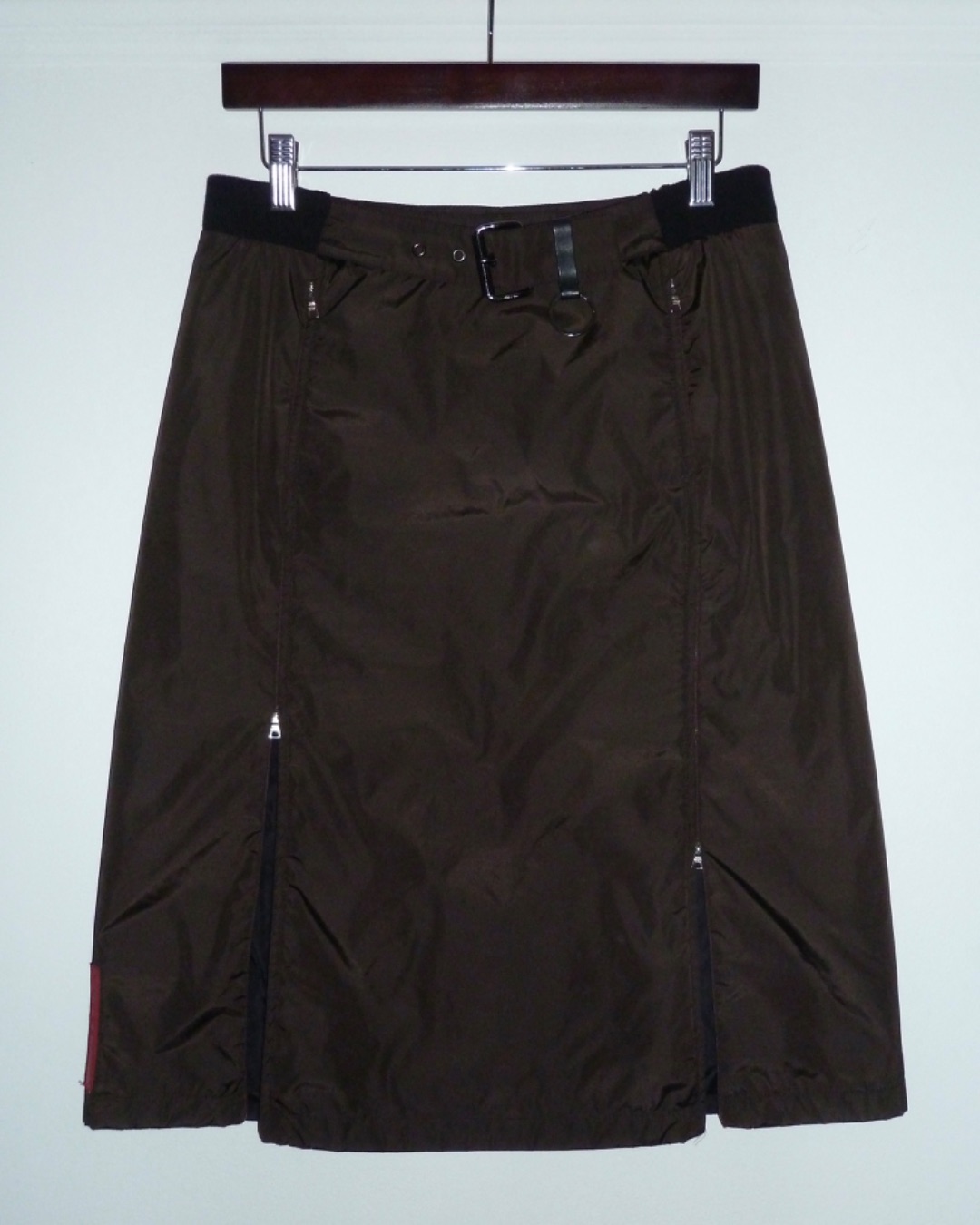 98b6fe42-ccb8-45f4-8f0c-5e593a4031f4