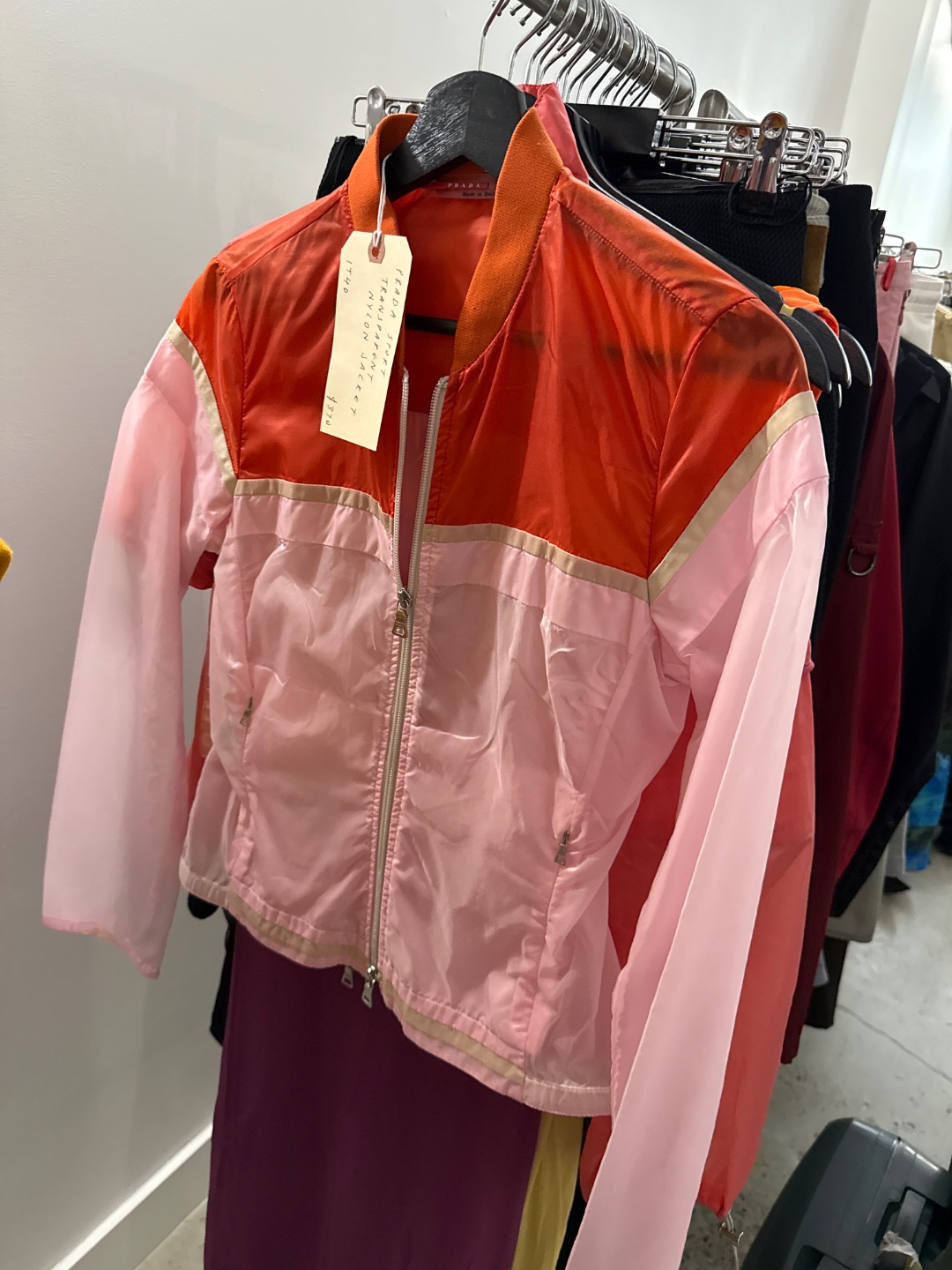 f595220b-ffa3-4b22-8570-8e64e641fb0e