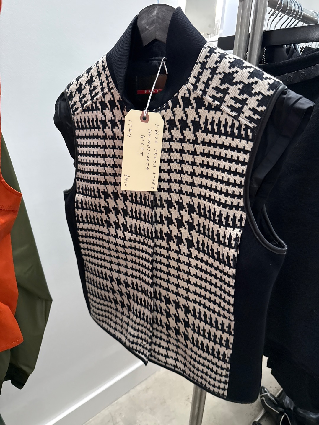 b06c1c40-6257-48ce-a18a-7d491e9594cd