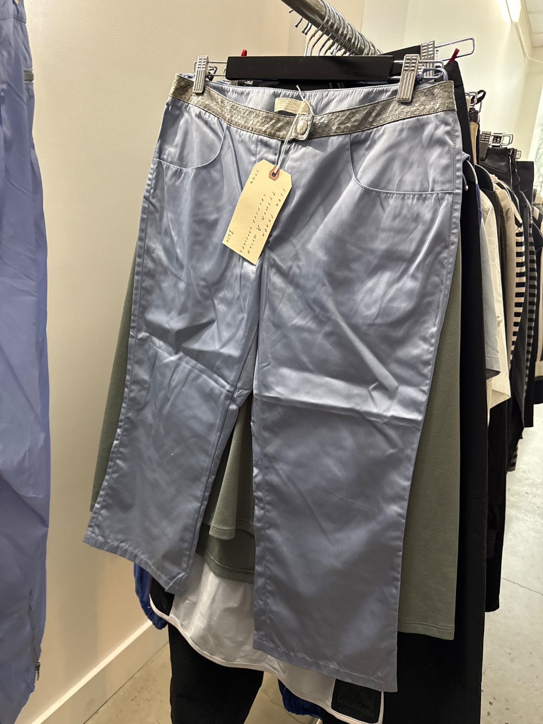 d6ab66d8-d16c-4f26-bdfc-040c74cc4487