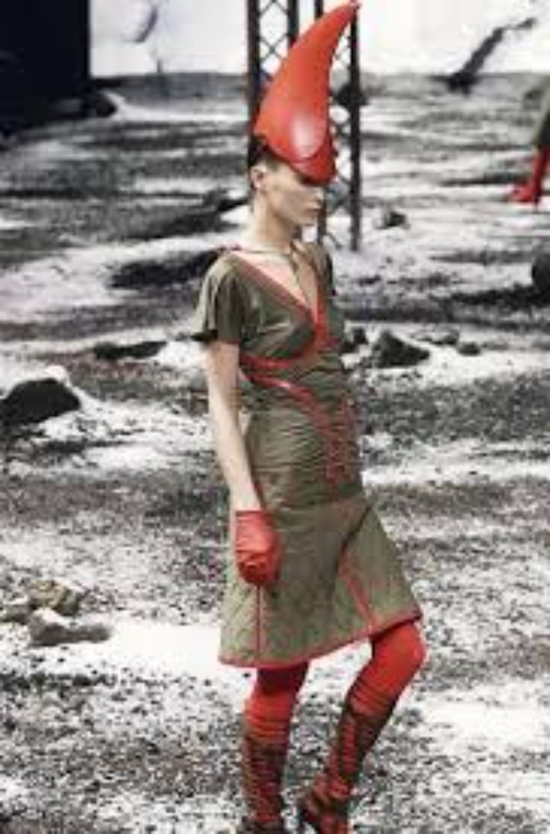 Alexander McQueen green army jacket 2003 by ALEXANDER MCQUEEN in size EU 42 from COATS & JACKETS category