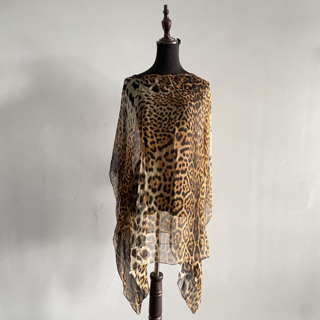 SS2002 Yves Saint Laurent leopard-print Silk Kaftan by YVES SAINT LAURENT in size ONE SIZE from TOPS category