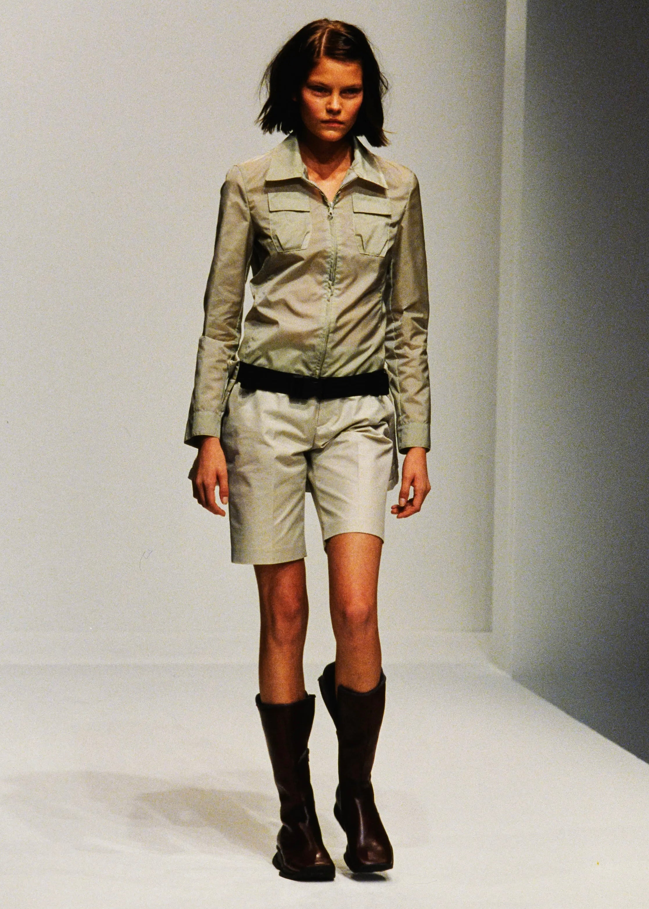 Thumbnail 126e0029-b09a-4da2-8086-bb0a83ad0a6f