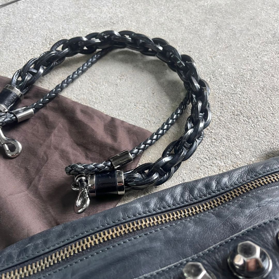 Thumbnail aad2ba56-8e61-4ec2-9347-f5b0153c8917