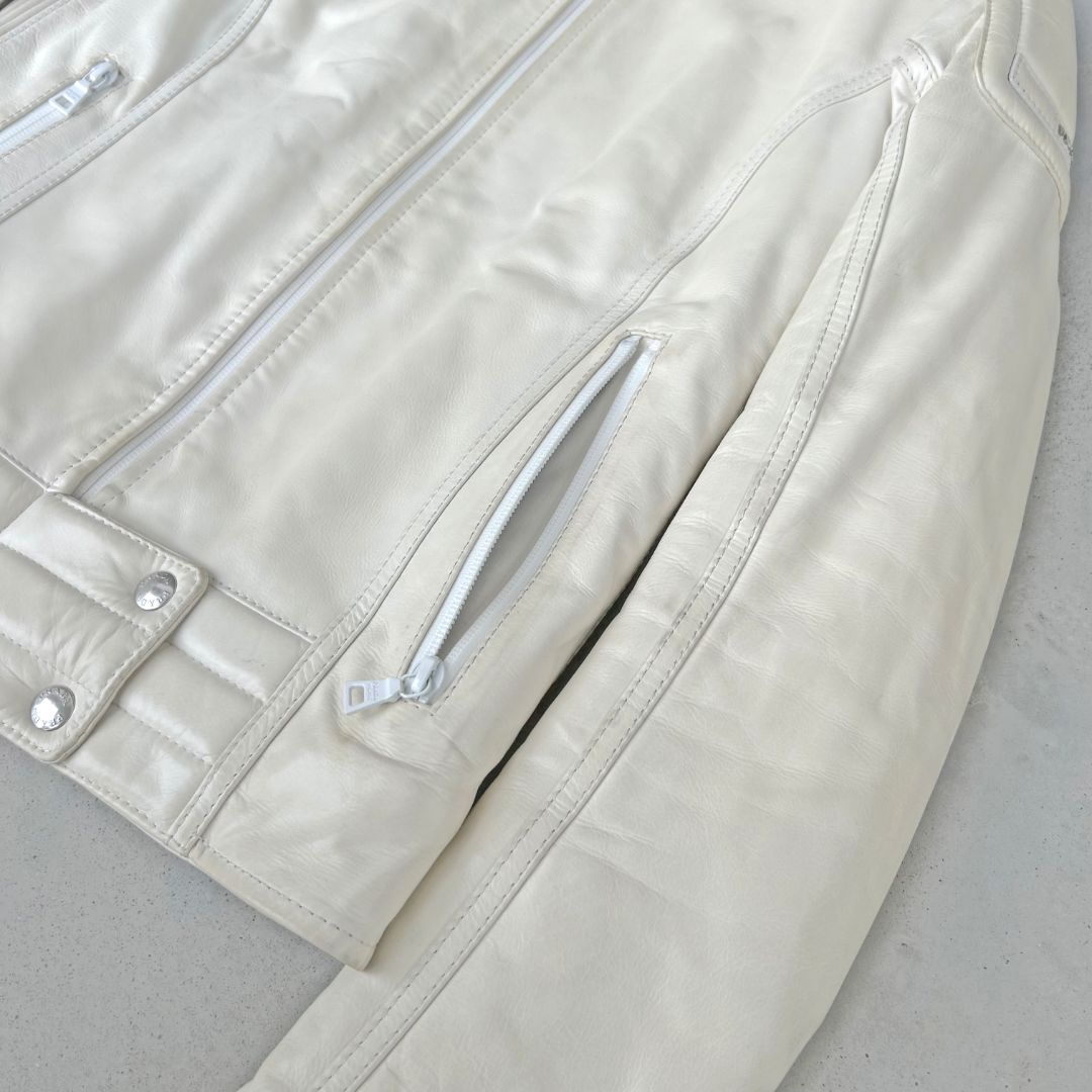 Thumbnail e773d584-d79c-49ee-b8cd-67a2df4bac9c