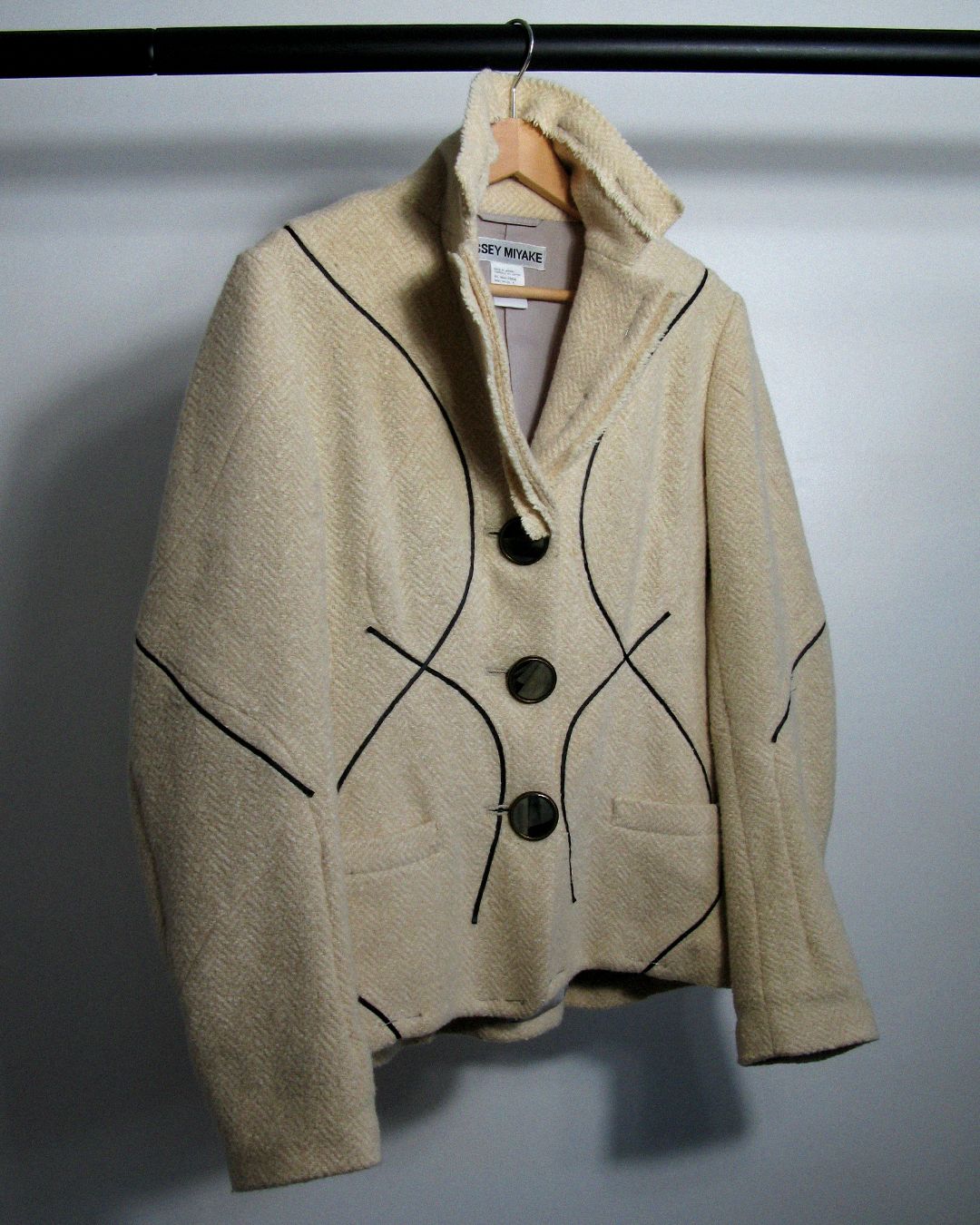 Alien boa jacket by ISSEY MIYAKE in size L from COATS & JACKETS category