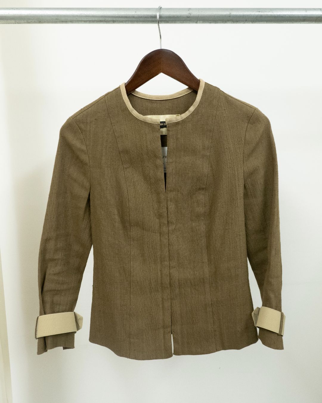 Thumbnail 267d899a-3885-4a81-aba3-c7b07ec198da