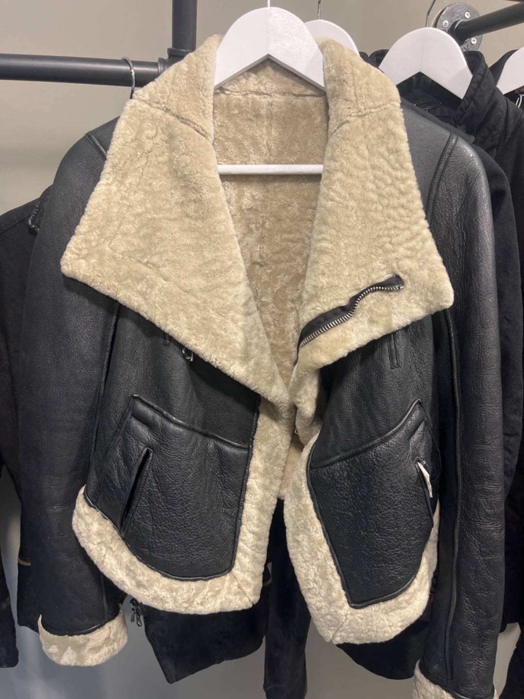 697d964e-c6a3-42ab-82f7-6ea55deaa1d9