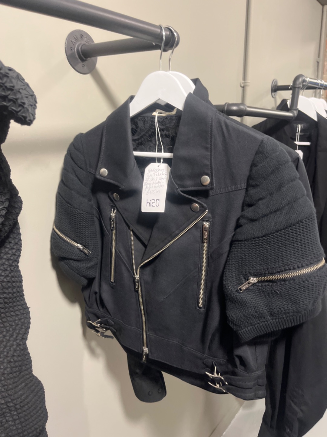 9a5c6b8a-8d89-47ab-91e1-1c659efbe92b