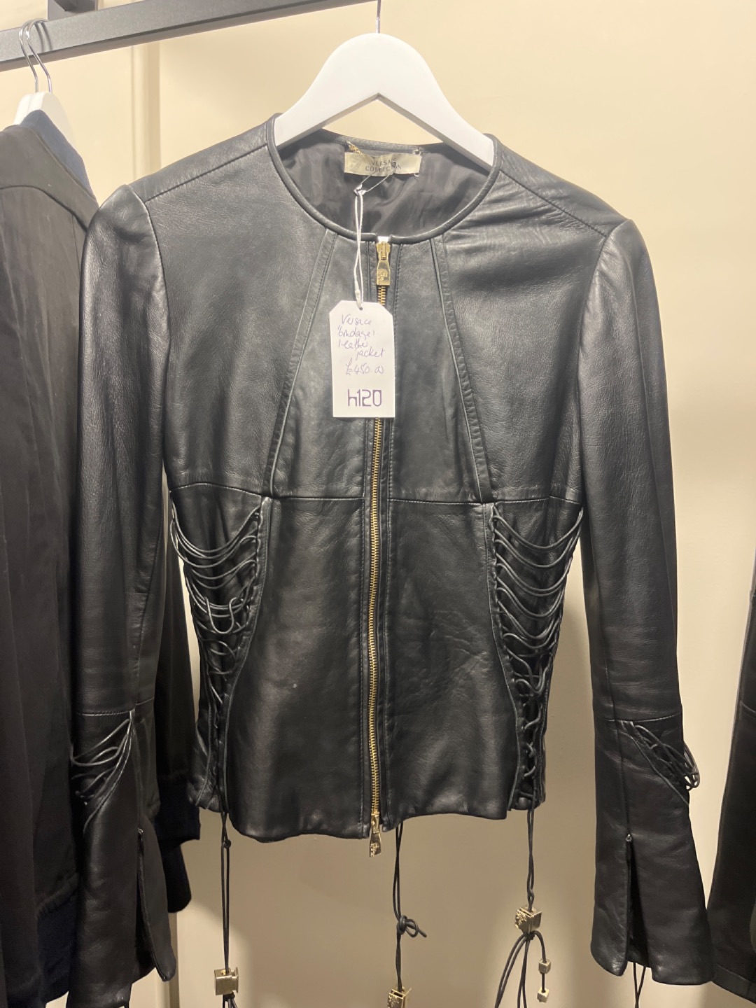 95811fc4-cd75-4b25-8f67-fc7cf0972c6c