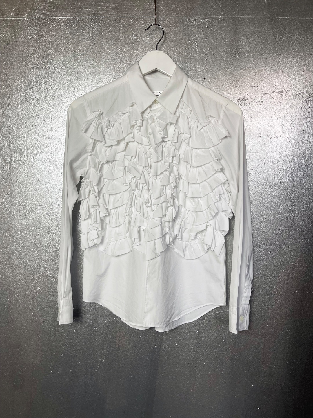 Comme Des Garcons white cotton ruffled front shirt by COMME DES GARCONS in size S from SHIRTS category