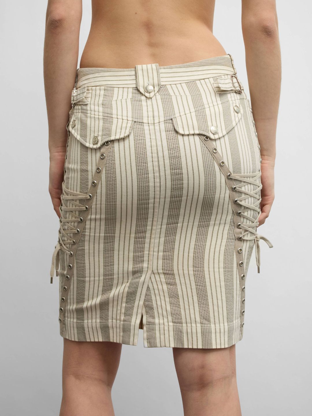 Thumbnail 593f5988-3d7b-4138-a3e3-f55ba3296c1a