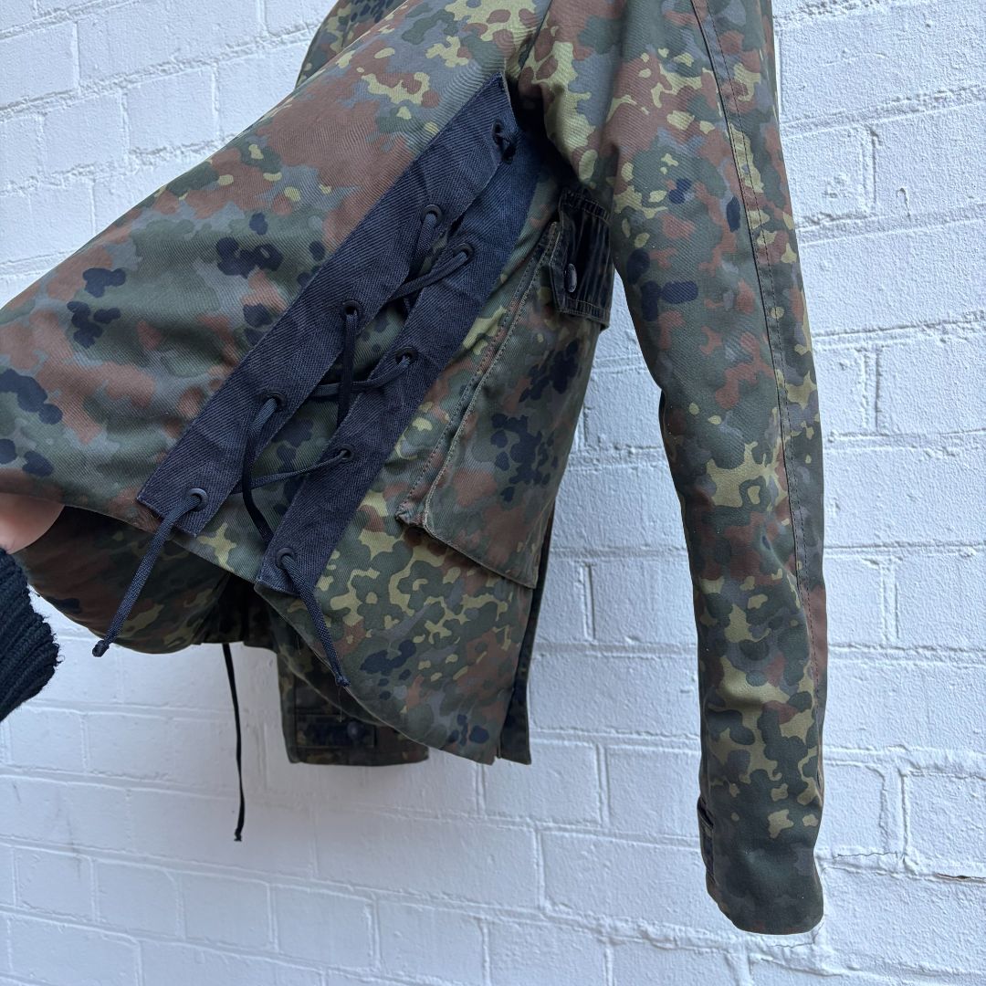 Thumbnail 681bbc34-a87b-4ffa-9d6e-5c7437ea1349