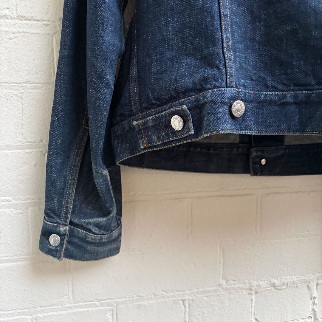 Thumbnail 796de2a1-3bd1-4bc9-8dff-83c9c1cbf572