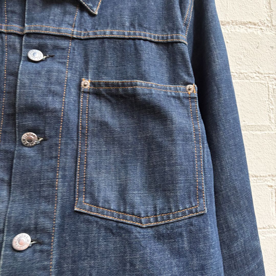 Thumbnail a54db4b6-7061-4d2c-bd6e-7f1311eeebf0