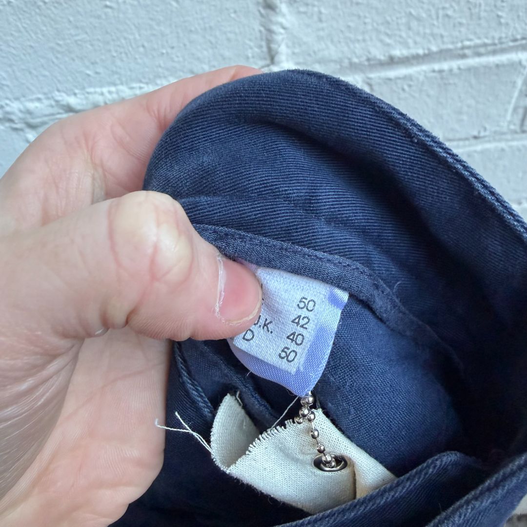 Thumbnail cec64395-09a5-438a-90a4-5484c74c26bb